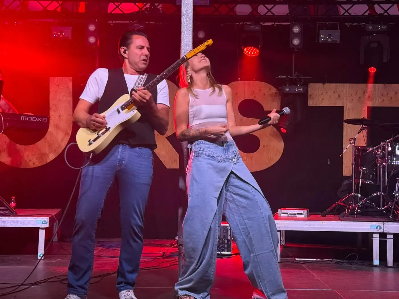 Amber & Dylan live met band
