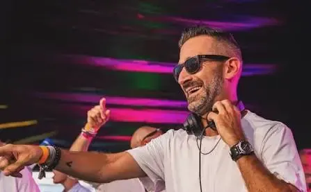 Dj met live zang